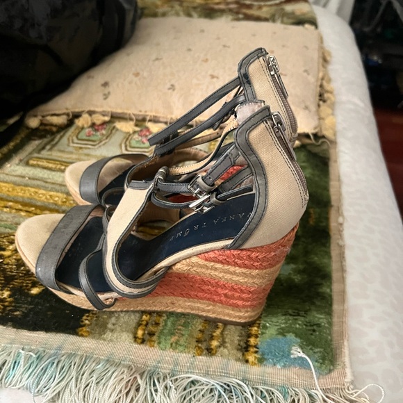 Shoes - Stylish Beige and Black Wedge Sandals